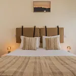 Whome Spacious Modern Apartment In Gracas Historic Quarter Lisboa