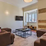 Whome Spacious Modern In Gracas Historic Quarter Appartement Lissabon