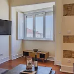 Whome Spacious Modern Apartment In Gracas Historic Quarter Daire Lisboa