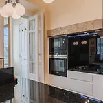 Whome Spacious Modern In Gracas Historic Quarter Lissabon