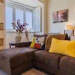 Appartement Whome Spacious Modern In Gracas Historic Quarter Lissabon