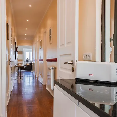 Spacious 4bdr Graca River View By Lovelystay * Lisbona