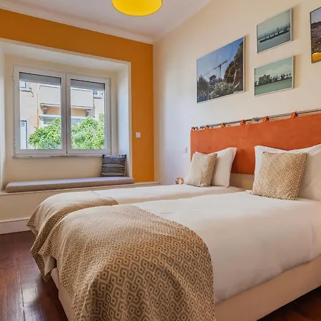 Spacious 4bdr Graca River View By Lovelystay * リスボン