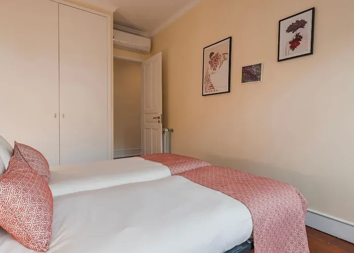 Διαμέρισμα Spacious 4bdr Graca River View By Lovelystay Lisboa