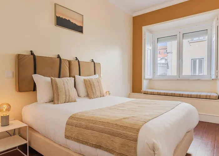 Spacious 4bdr Graca River View By Lovelystay *