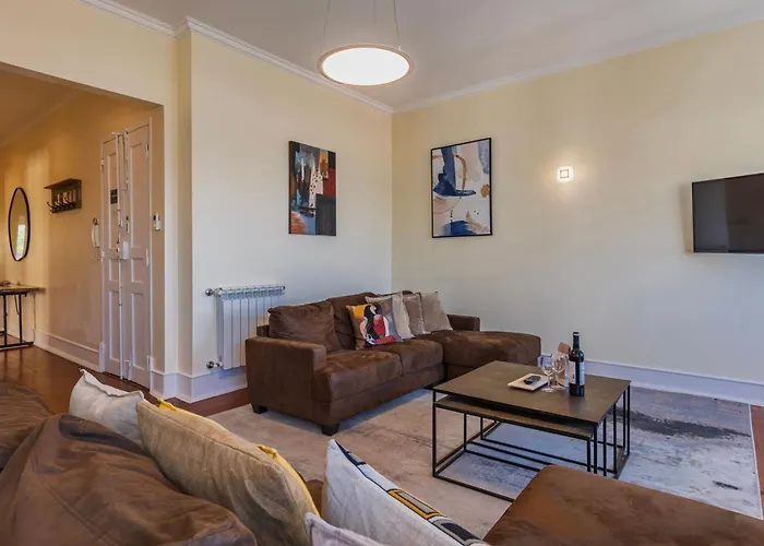 Spacious 4bdr Graca River View By Lovelystay * Lisboa