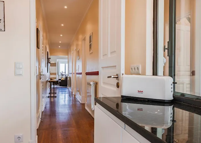 Spacious 4bdr Graca River View By Lovelystay * Lisboa