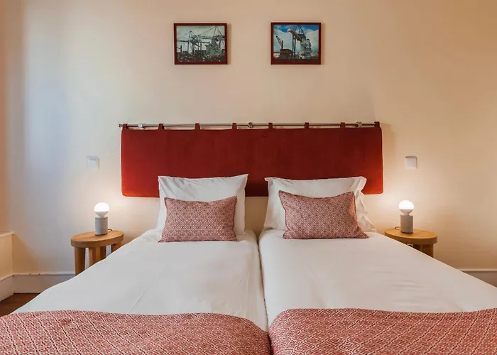 Spacious 4bdr Graca River View By Lovelystay Lisboa