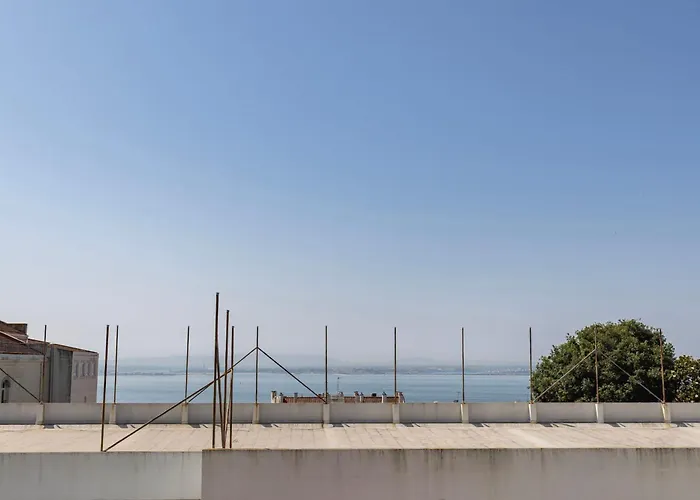 Διαμέρισμα Spacious 4bdr Graca River View By Lovelystay Lisboa