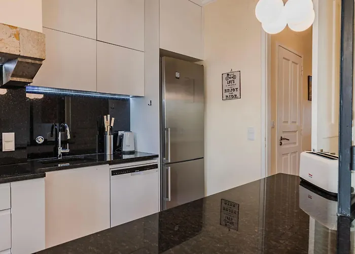 Spacious 4bdr Graca River View By Lovelystay Lisboa