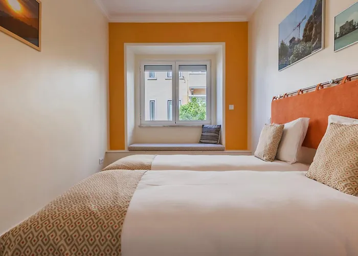 Spacious 4bdr Graca River View By Lovelystay Διαμέρισμα *