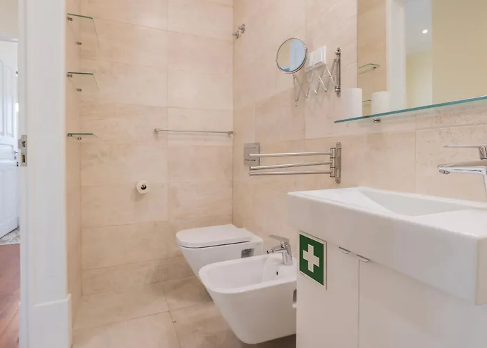 Spacious 4bdr Graca River View By Lovelystay Διαμέρισμα