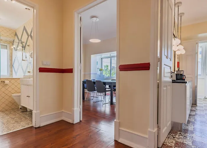 Διαμέρισμα Spacious 4bdr Graca River View By Lovelystay *