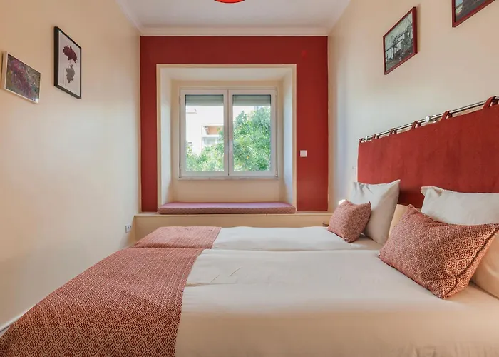 Διαμέρισμα Spacious 4bdr Graca River View By Lovelystay *