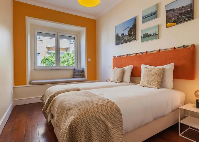 Spacious 4bdr Graca River View By Lovelystay * Lisboa