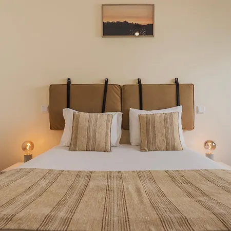 Whome Spacious Modern In Gracas Historic Quarter Lisboa