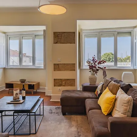 Whome Spacious Modern In Gracas Historic Quarter