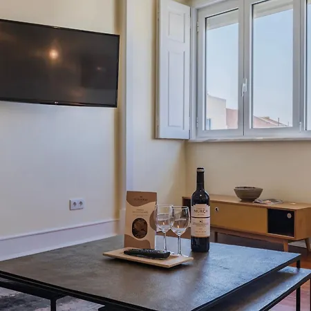 Whome Spacious Modern In Gracas Historic Quarter Lisboa